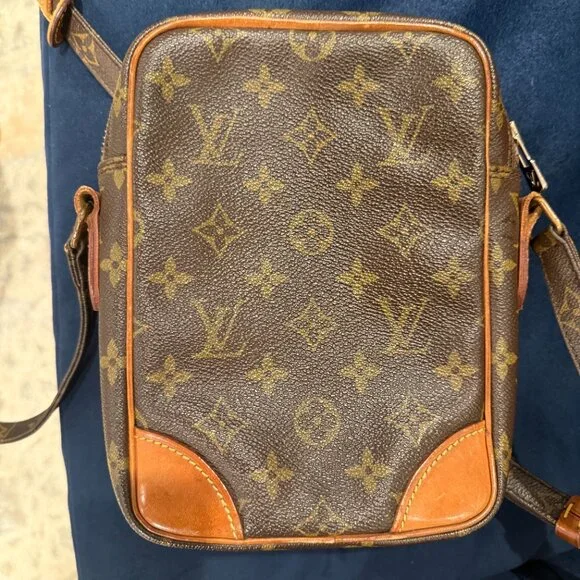 Louis Vuitton Vintage Amazon Crossbody - Picture 6 of 16